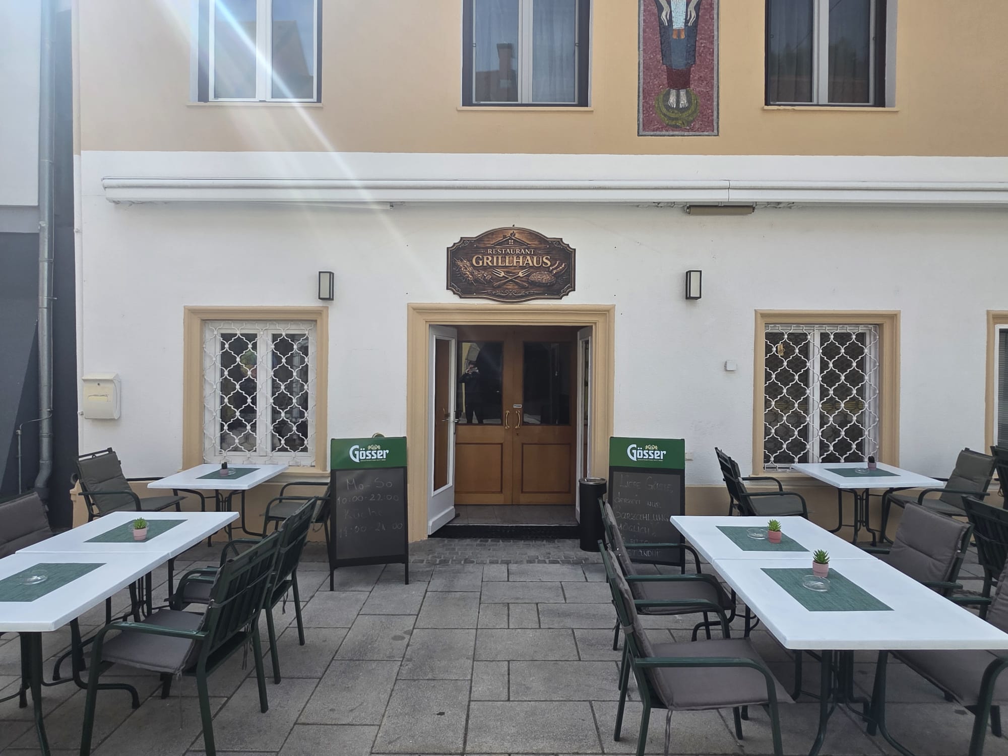 Eingang Restaurant Grillhaus